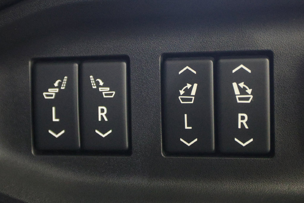 Used 2026 Cadillac Vistiq Sport w/ LPO, Floor Liner Package AWD/4WD image 14