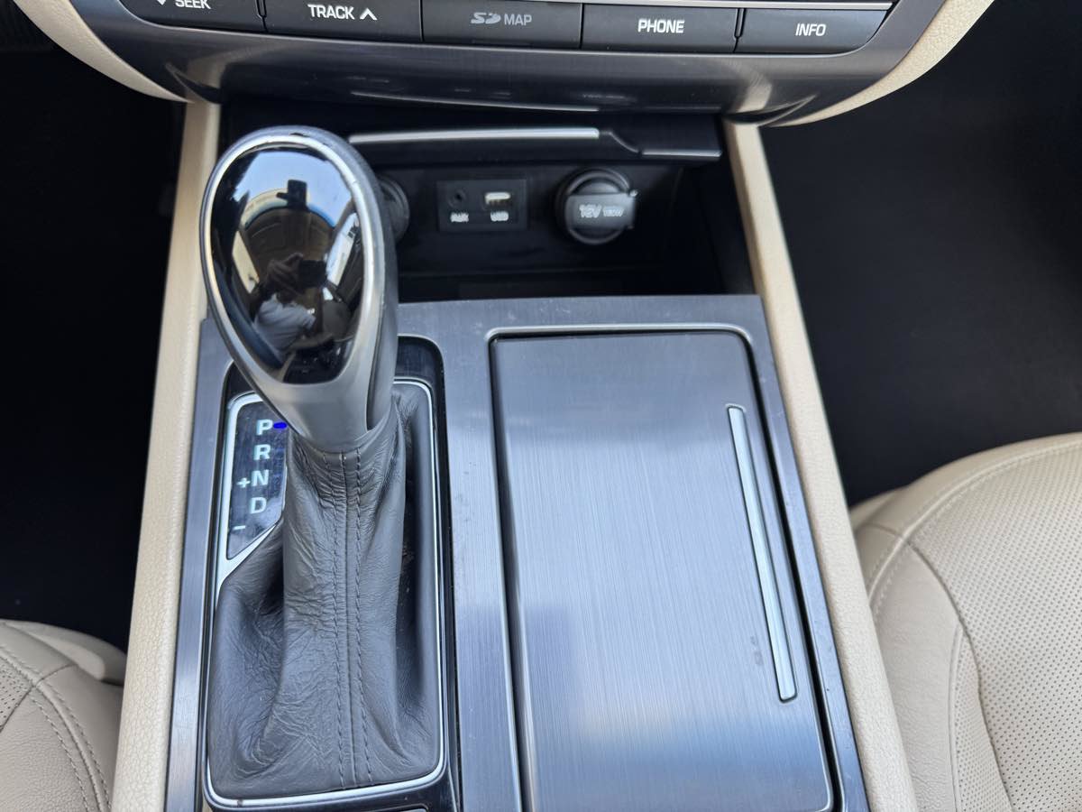 Used 2015 Hyundai Genesis 3.8 RWD image 48