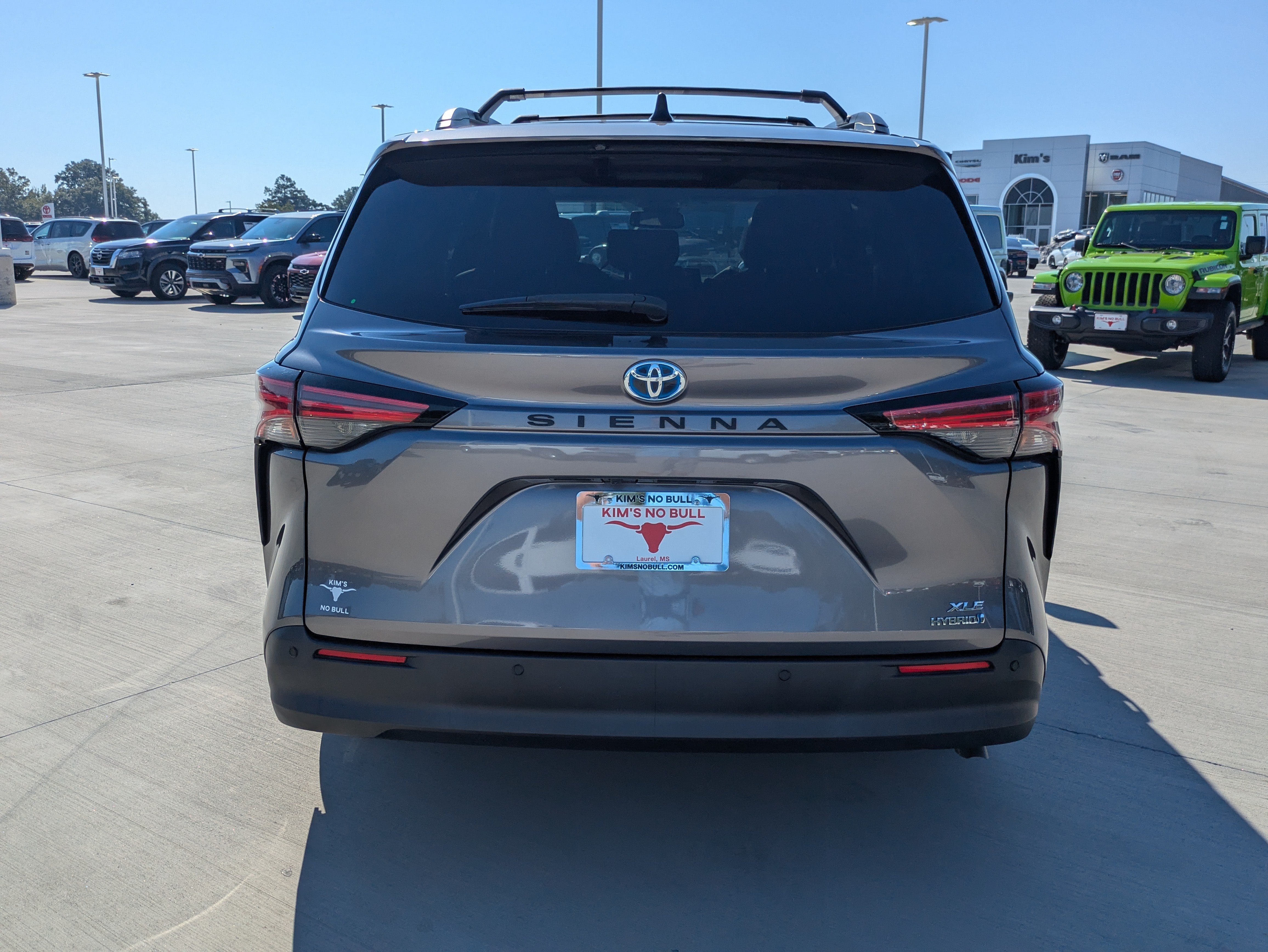 Certified 2021 Toyota Sienna XLE FWD image 4