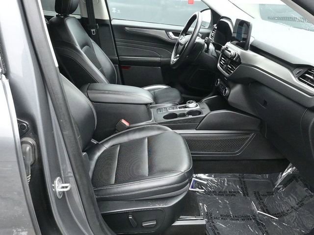 Used 2022 Ford Escape Titanium image 9