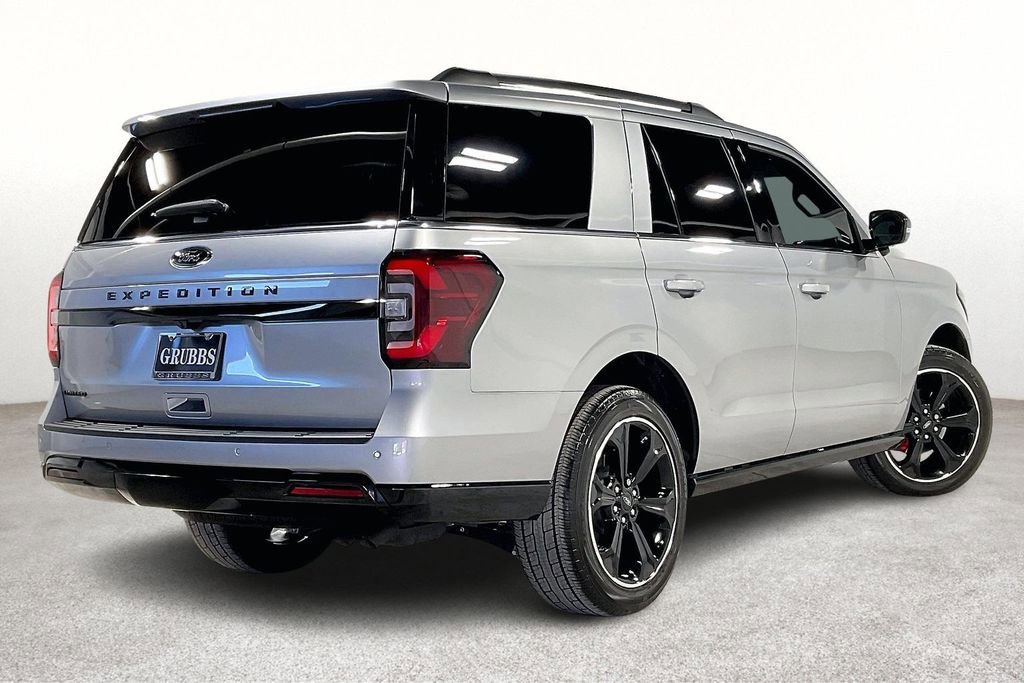 Used 2024 Ford Expedition Limited image 2
