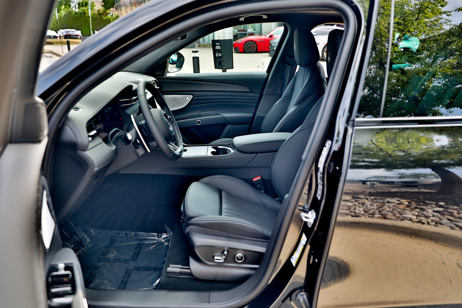 New 2024 Maserati Grecale GT image 17