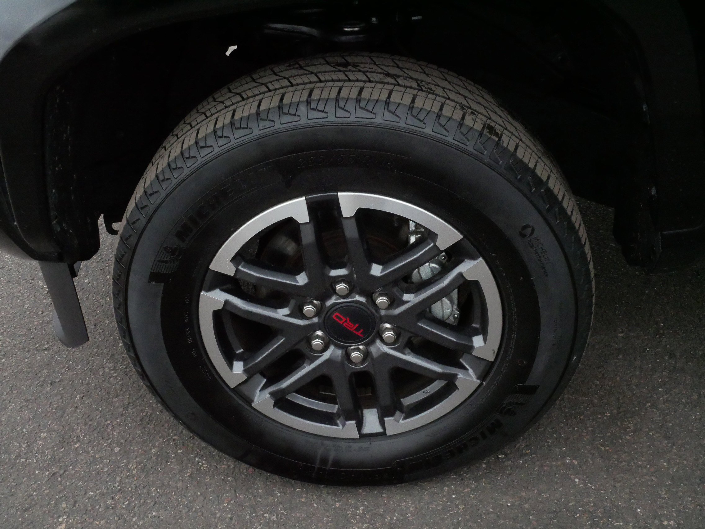 Used 2025 Toyota Tacoma TRD Sport w/ TRD Sport Upgrade Package image 15