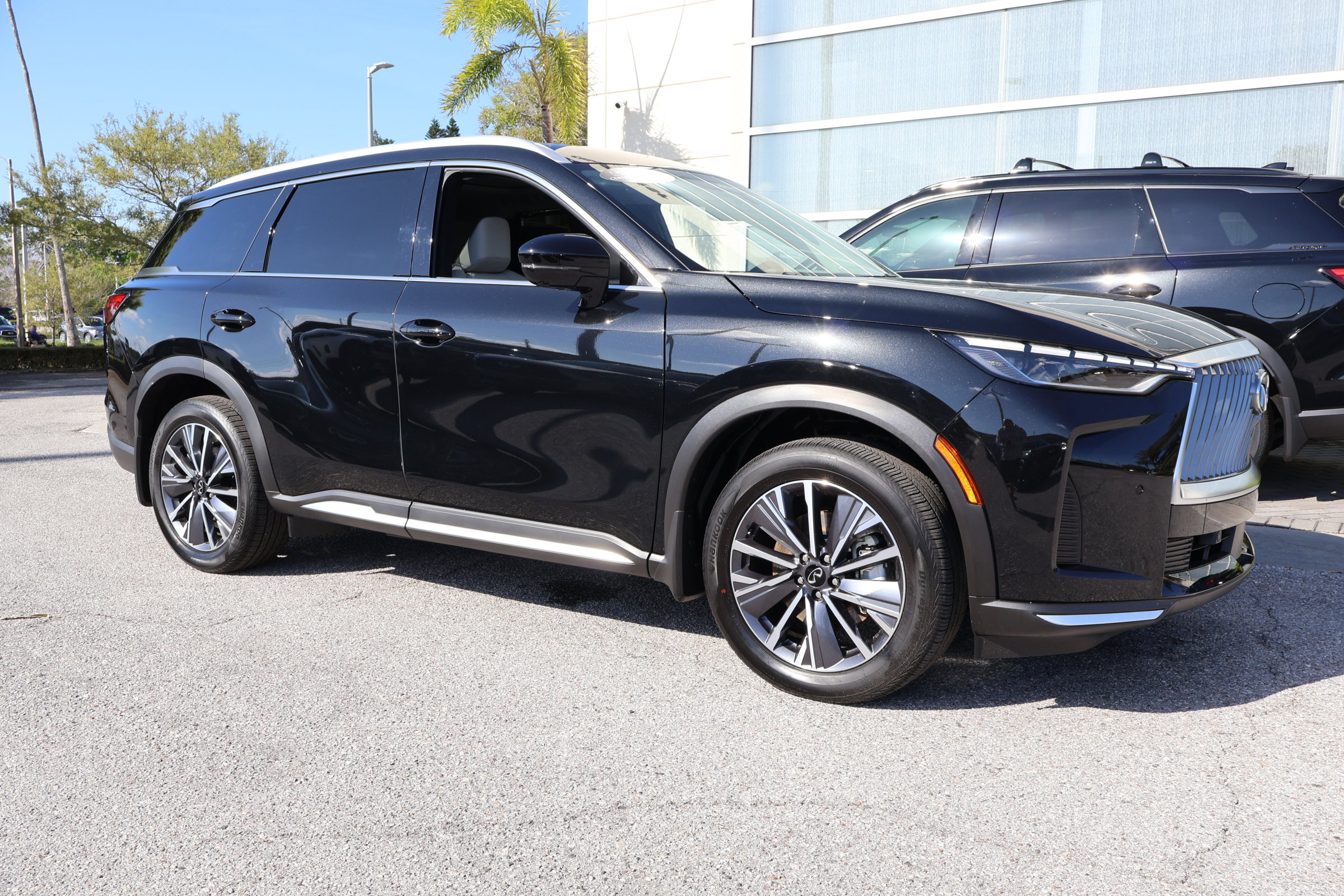 Used 2026 INFINITI QX60 Luxe w/ Cargo Package image 12
