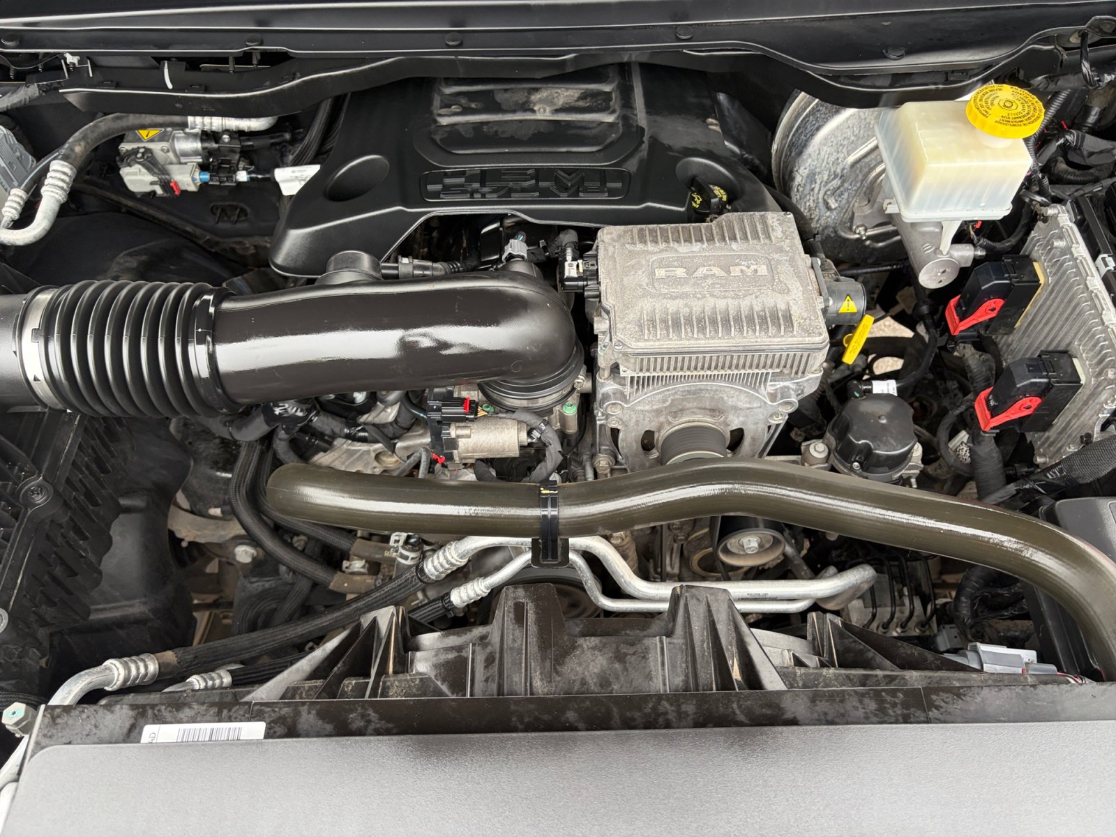 Used 2021 RAM 1500 Laramie AWD/4WD image 32