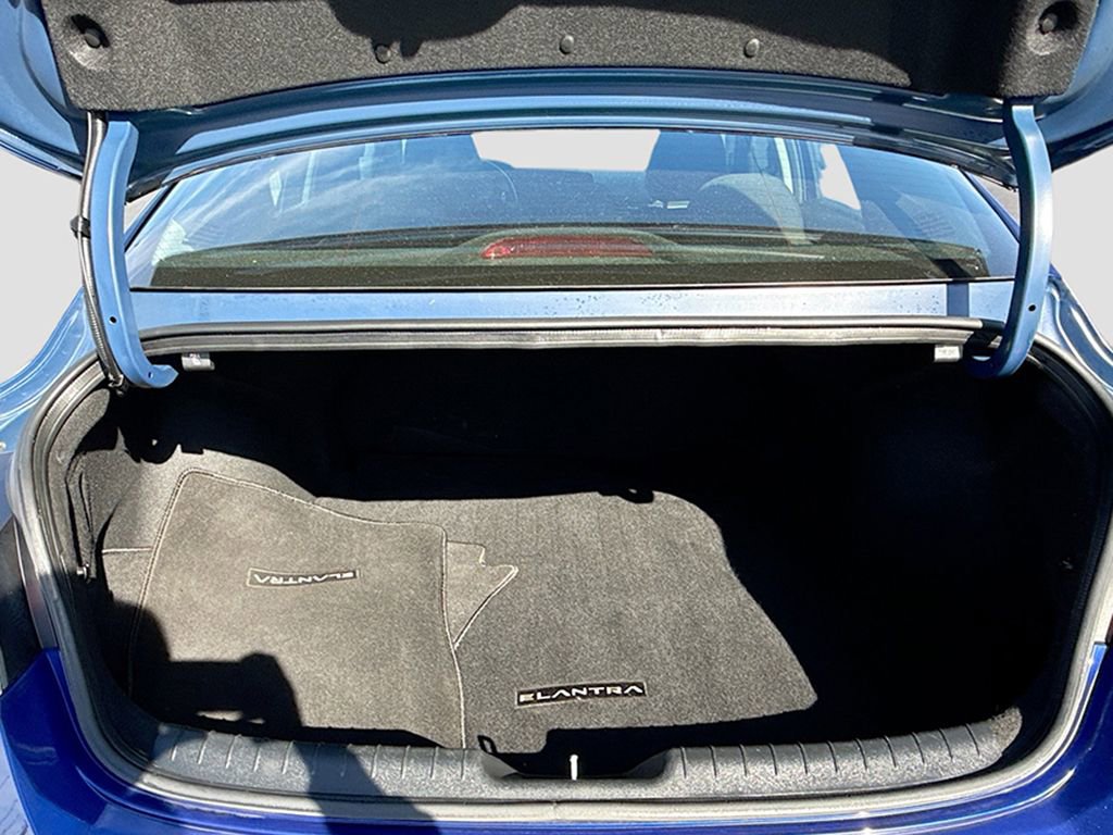 Used 2022 Hyundai Elantra SEL image 14