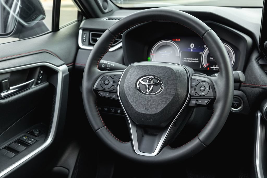 Certified 2025 Toyota RAV4 XSE AWD/4WD image 29