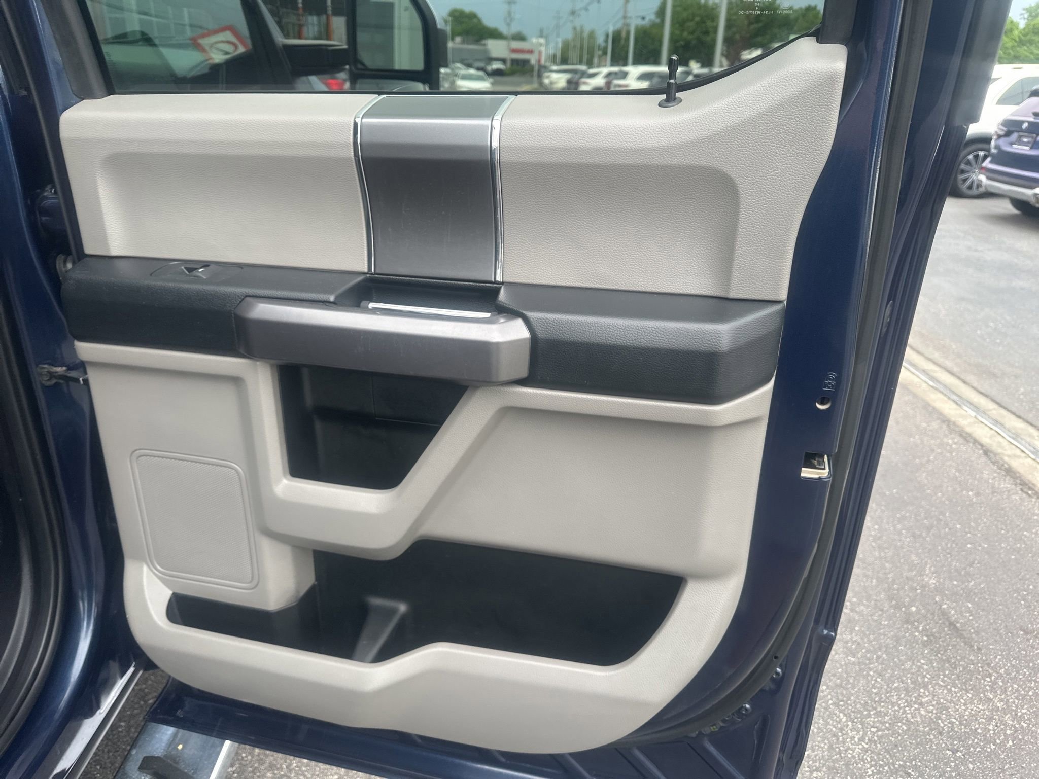 Used 2019 Ford F250 XLT w/ XLT Premium Package AWD/4WD image 16