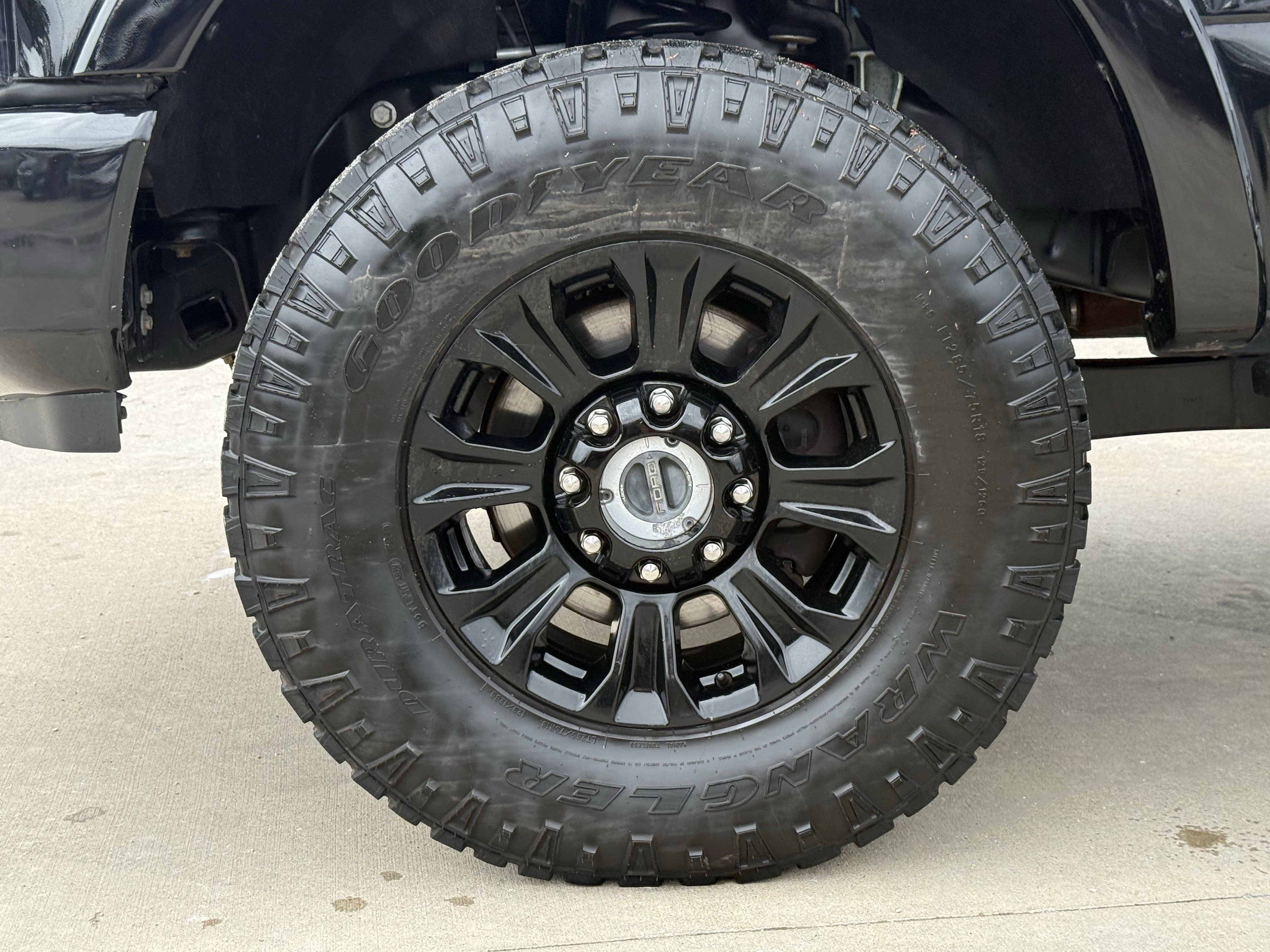 Used 2022 Ford F250 Lariat w/ Tremor Off-Road Package AWD/4WD image 12