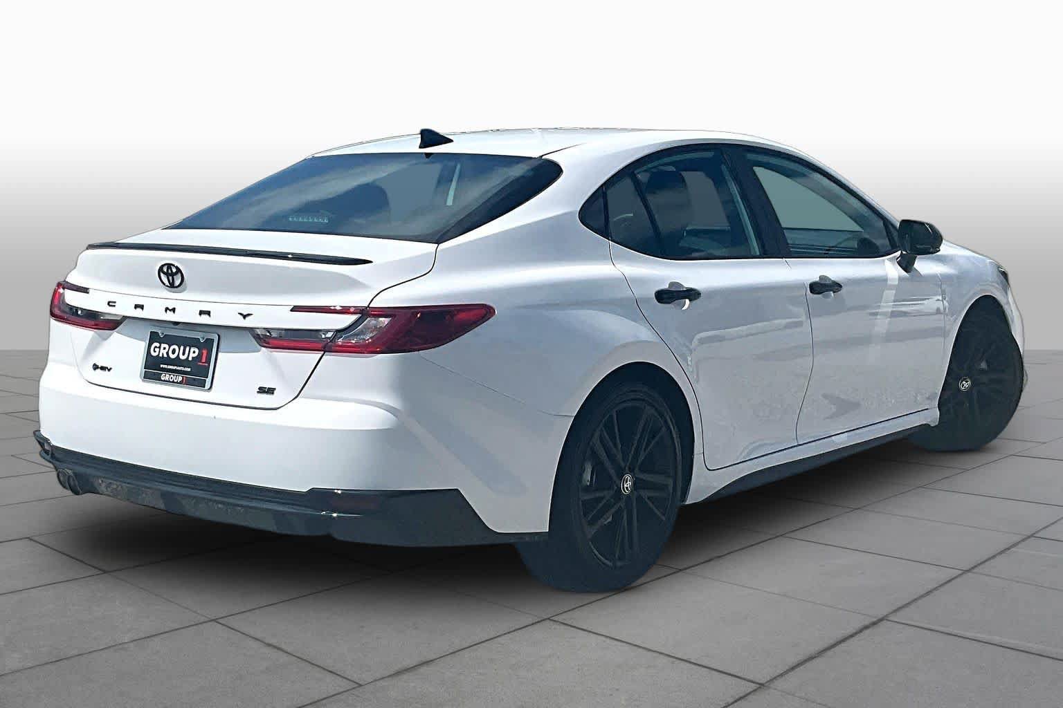 Used 2026 Toyota Camry Hybrid w/ Convenience Package FWD image 13