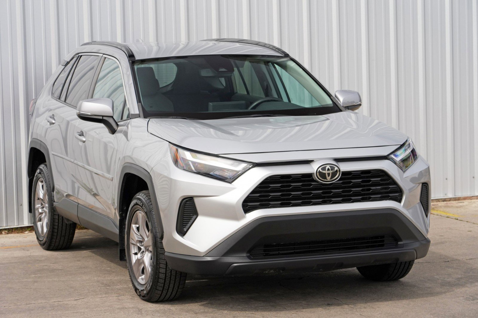 Used 2022 Toyota RAV4 XLE image 49