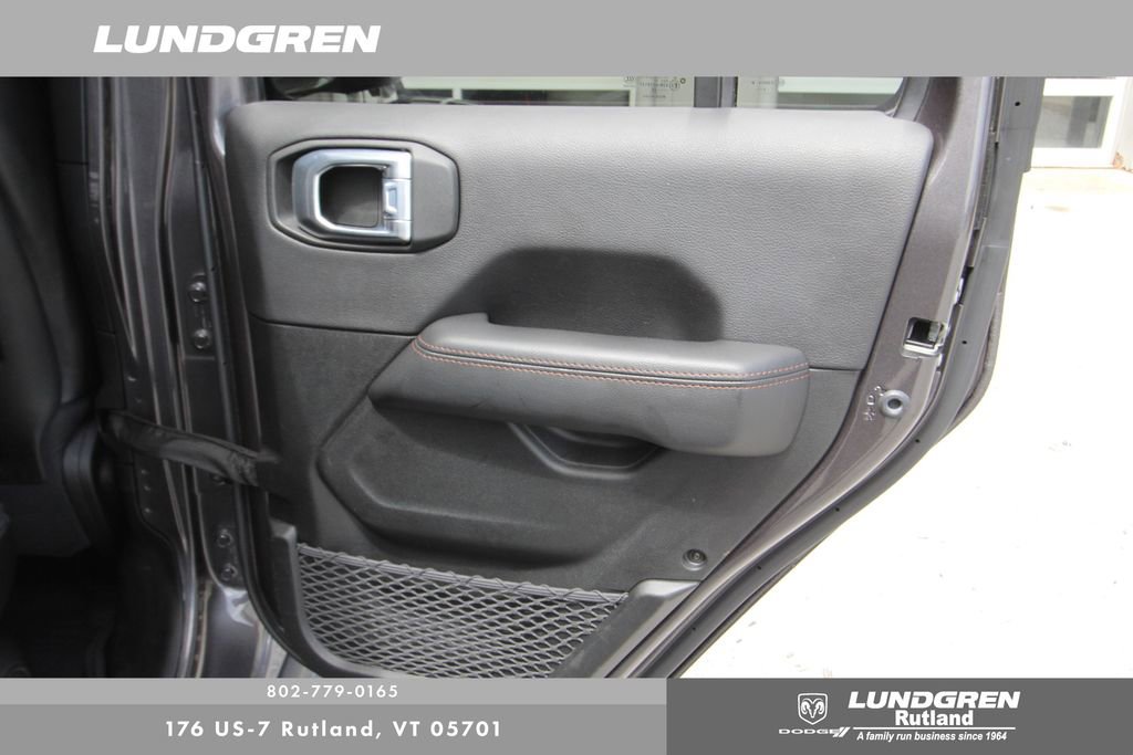 Used 2022 Jeep Wrangler Unlimited Rubicon w/ Dual Top Group AWD/4WD image 17