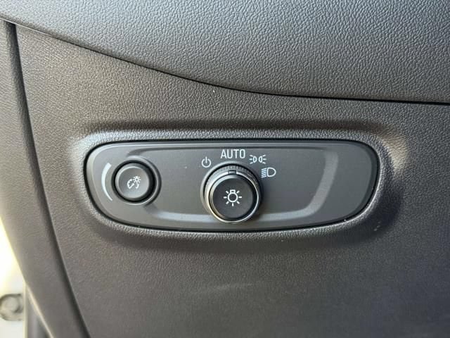 Used 2023 Chevrolet Equinox LT FWD image 19