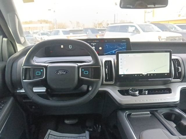 Used 2025 Ford Expedition Active image 28