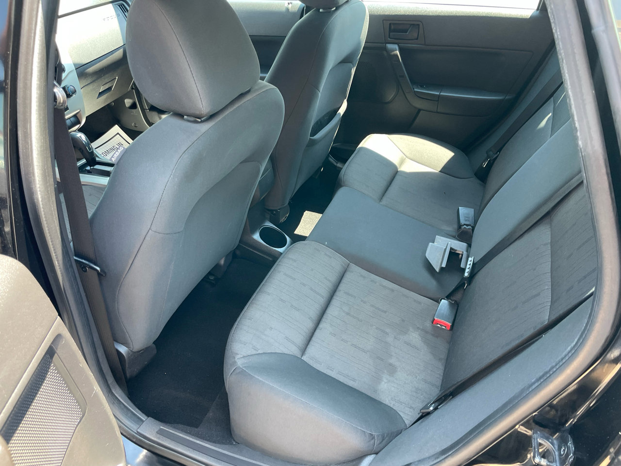 Used 2010 Ford Focus SE image 22