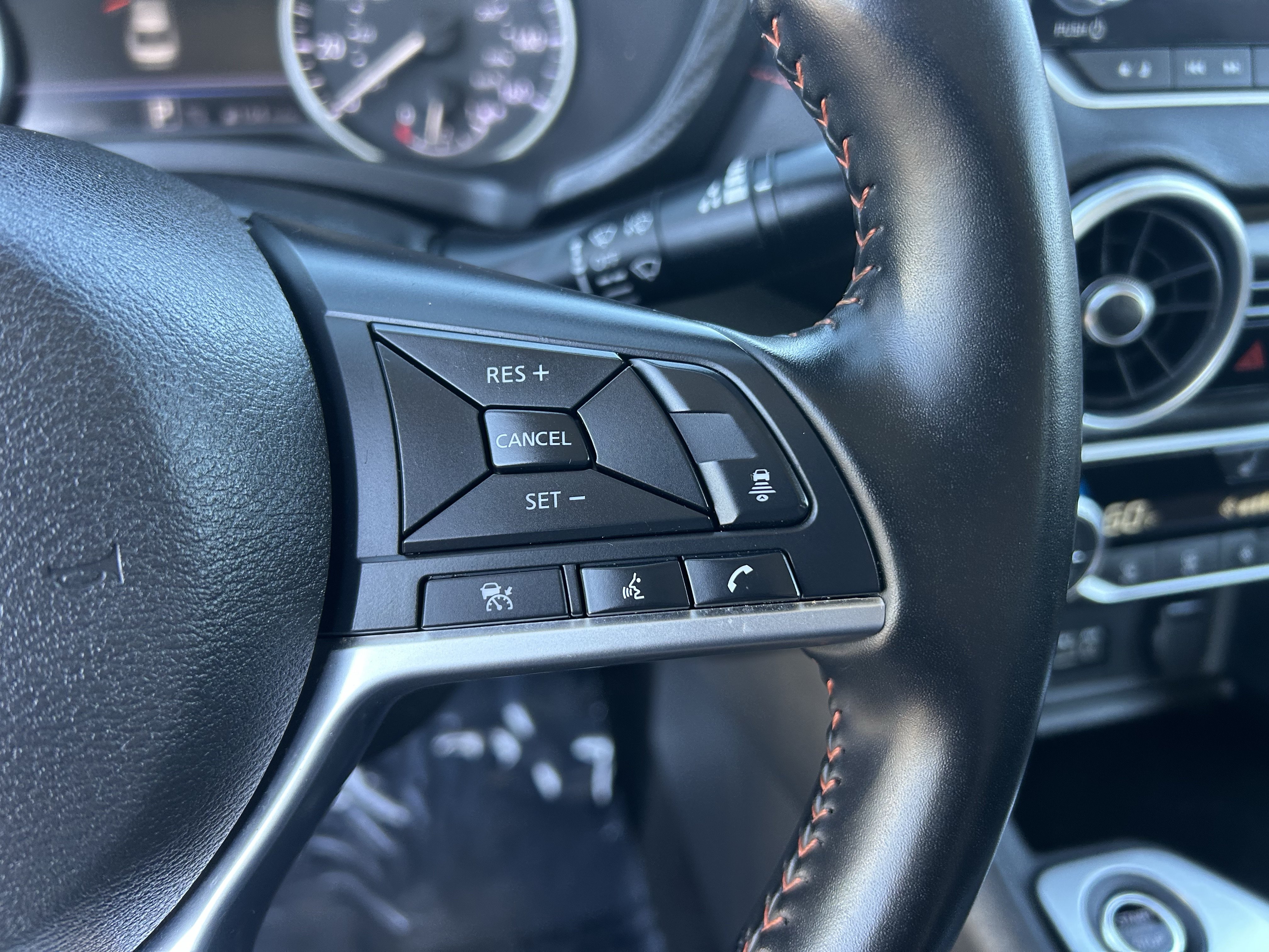Used 2025 Nissan Sentra SR FWD image 27