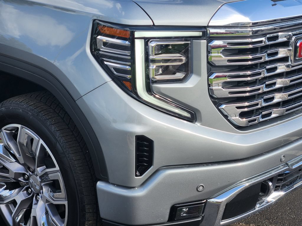 Used 2025 GMC Sierra 1500 Denali AWD/4WD image 6
