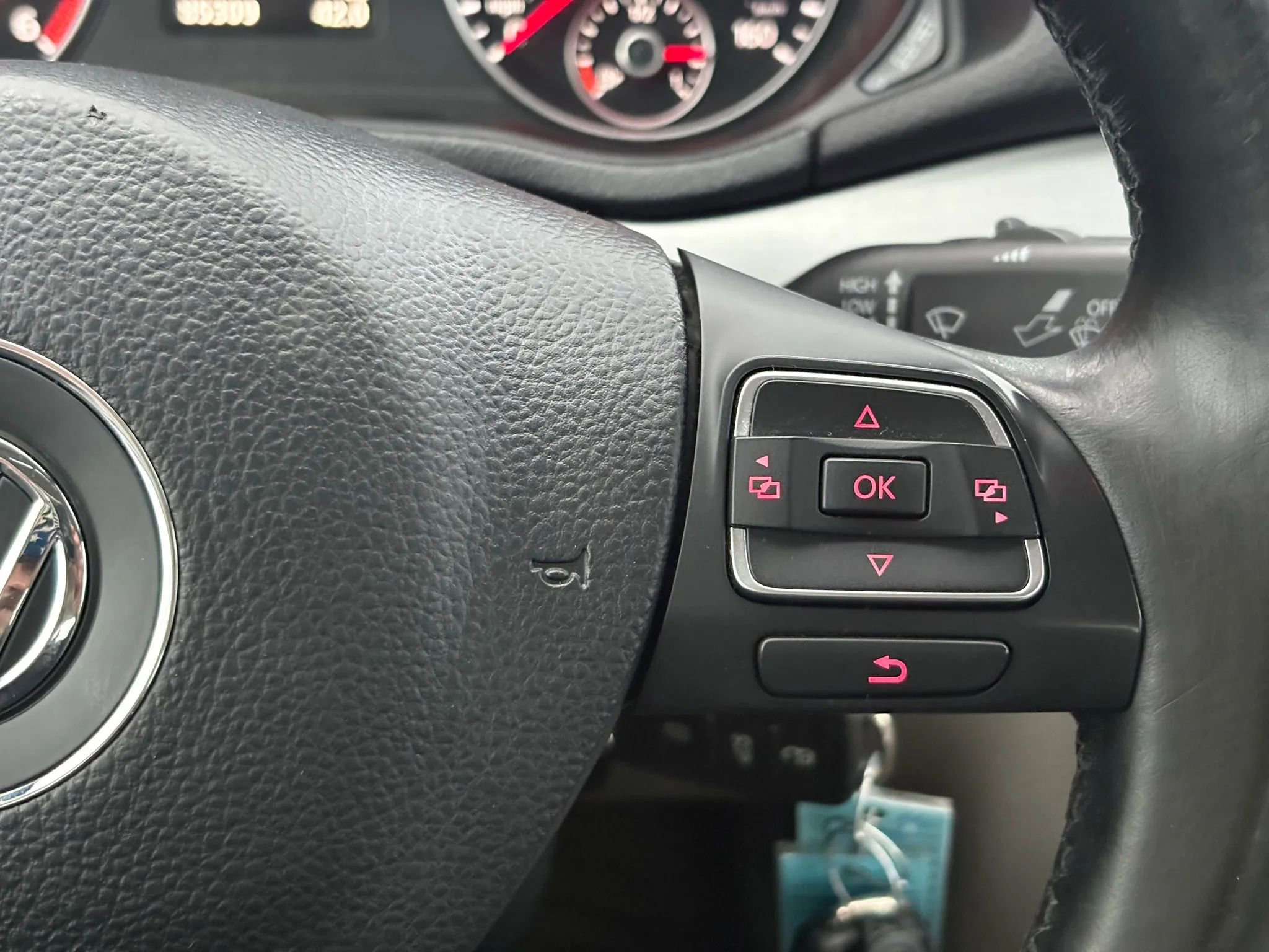 Used 2013 Volkswagen Passat TDI SE image 15