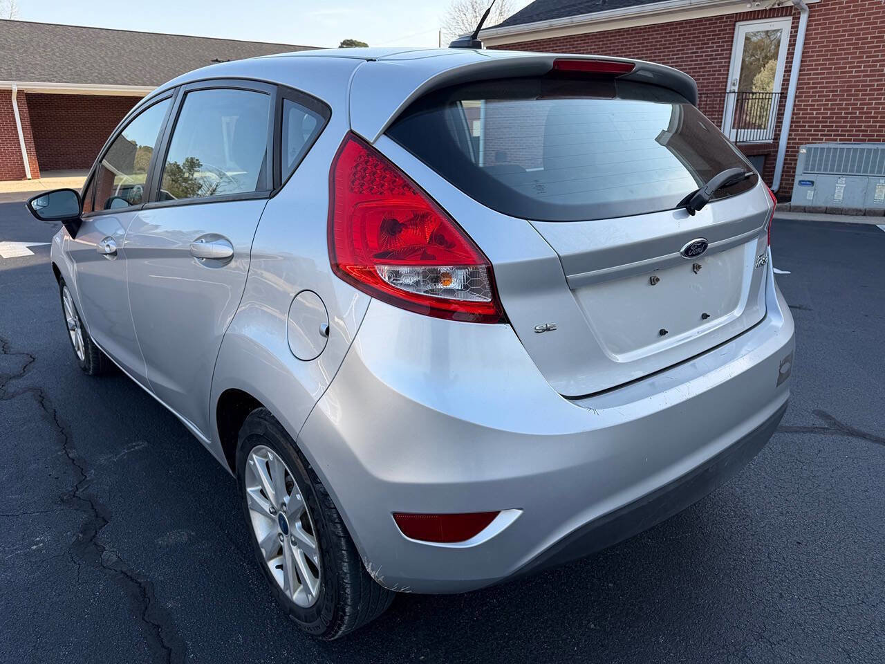 Used 2013 Ford Fiesta SE image 5