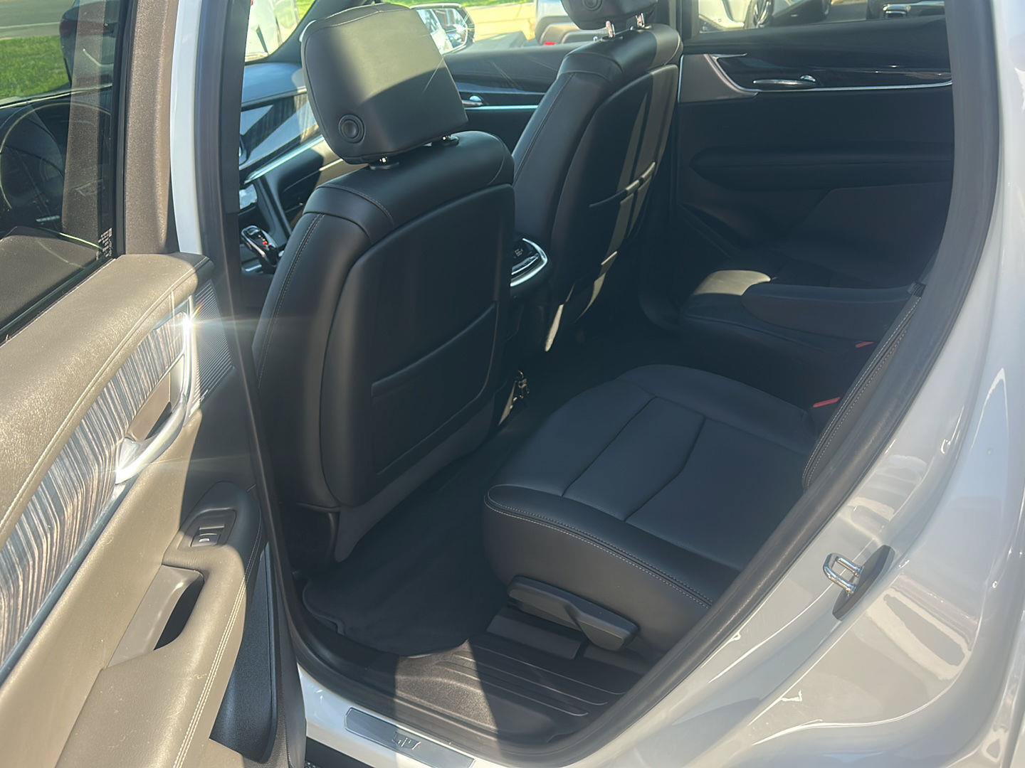 Used 2022 Cadillac XT6 Premium Luxury w/ Technology Package AWD/4WD image 20