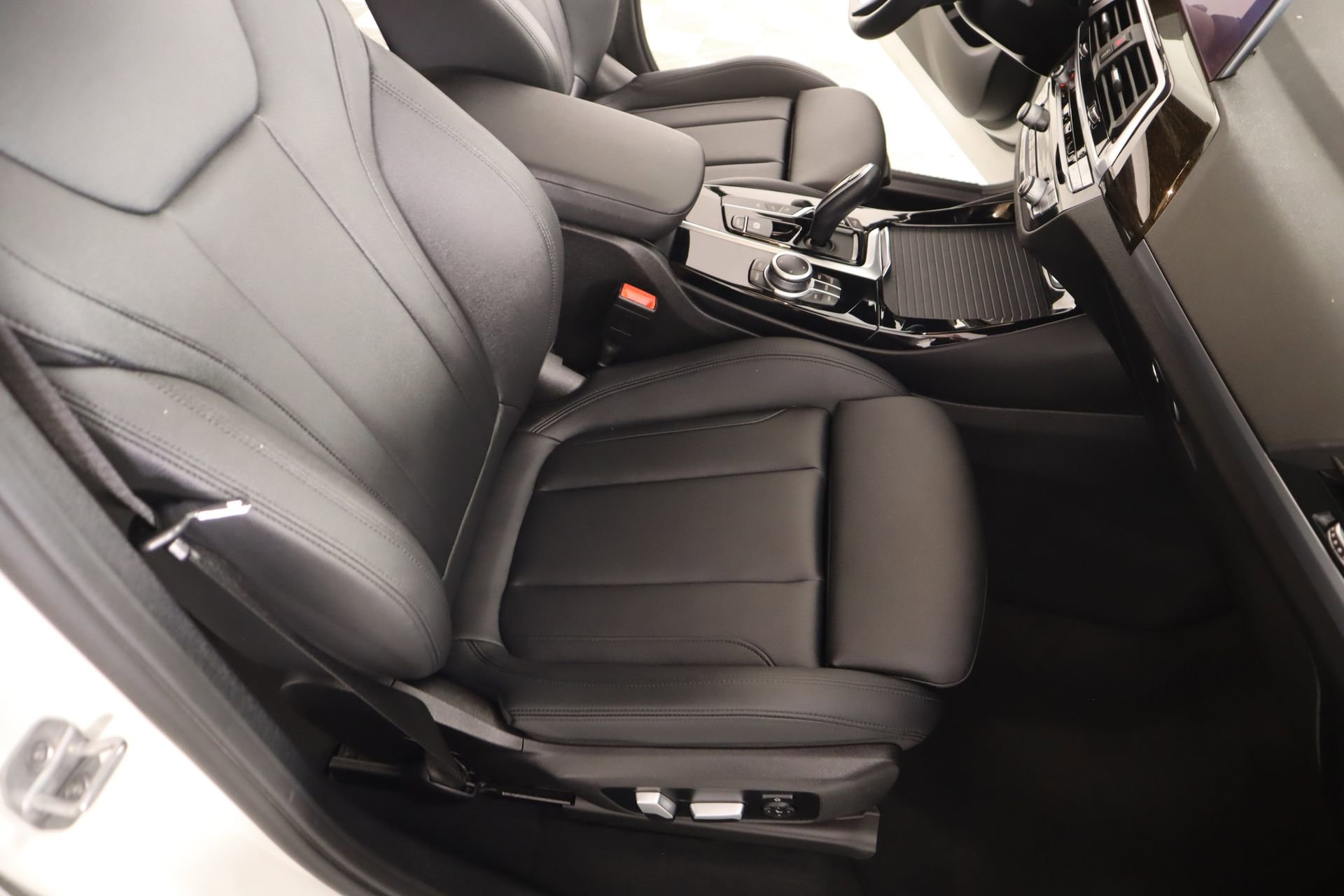 Used 2021 BMW X3 xDrive30i w/ Convenience Package image 13