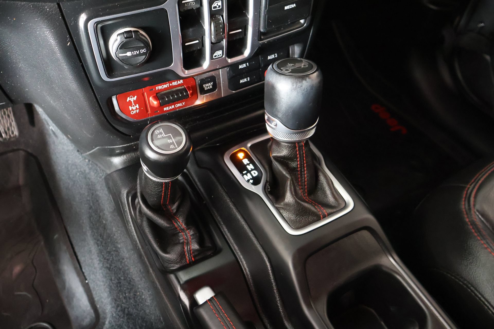 Used 2018 Jeep Wrangler Unlimited Rubicon w/ Dual Top Group AWD/4WD image 8