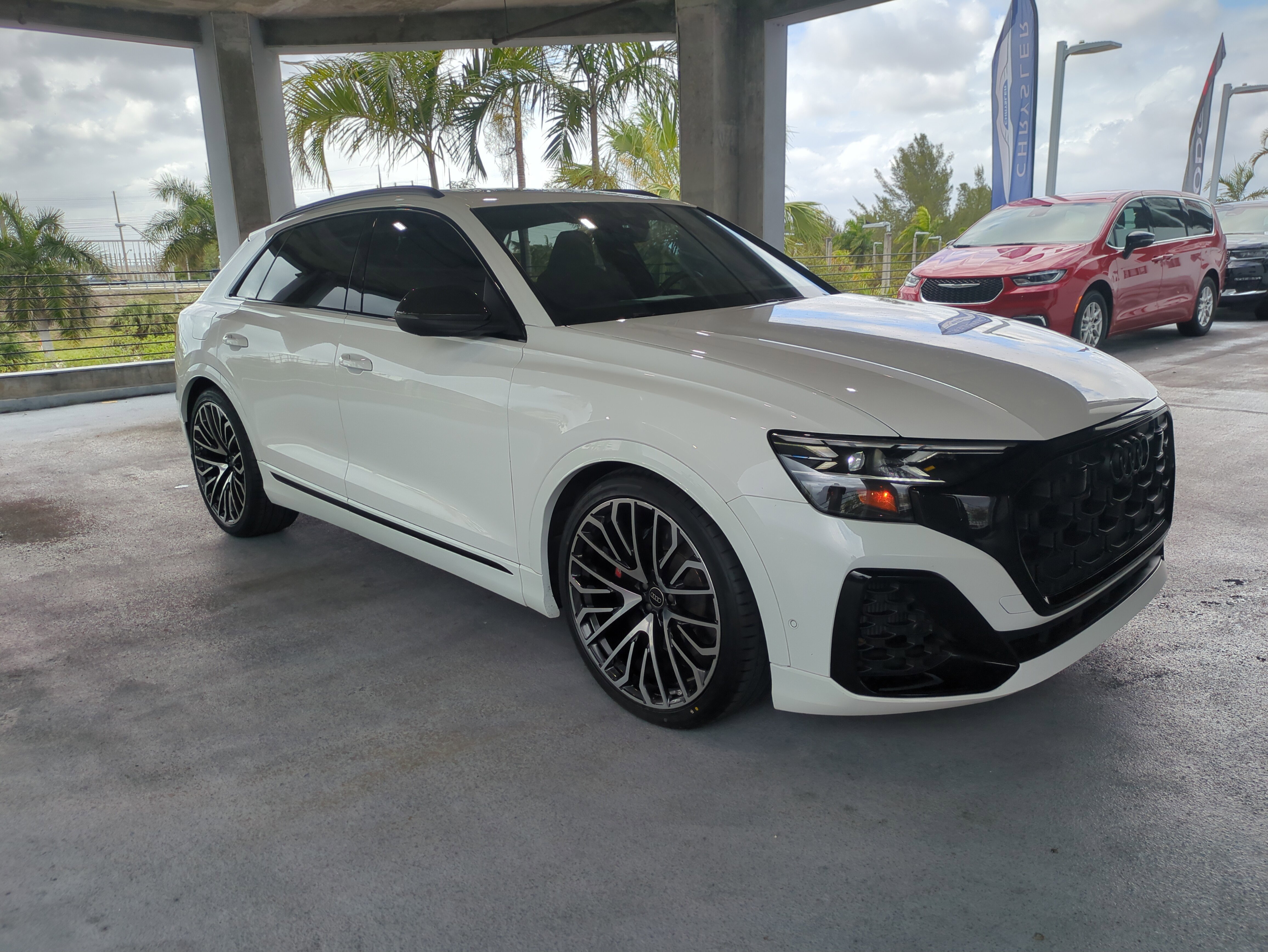 Used 2024 Audi SQ8 Prestige image 2