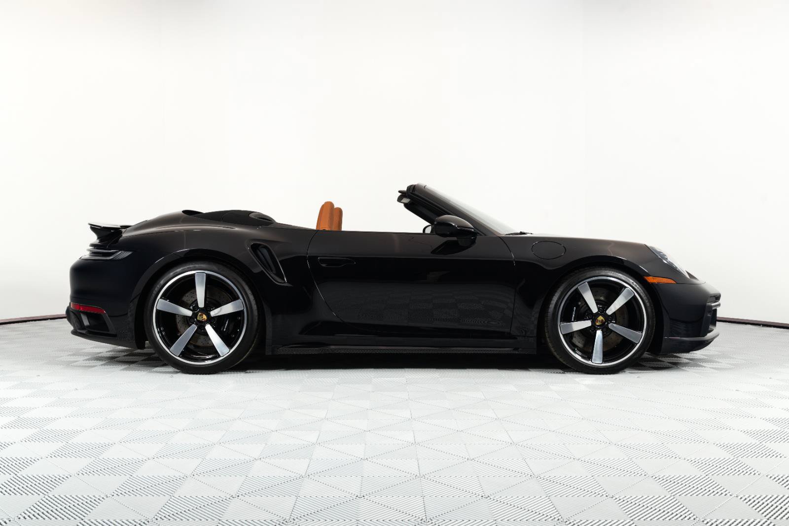 Used 2024 Porsche 911 Turbo AWD/4WD image 19