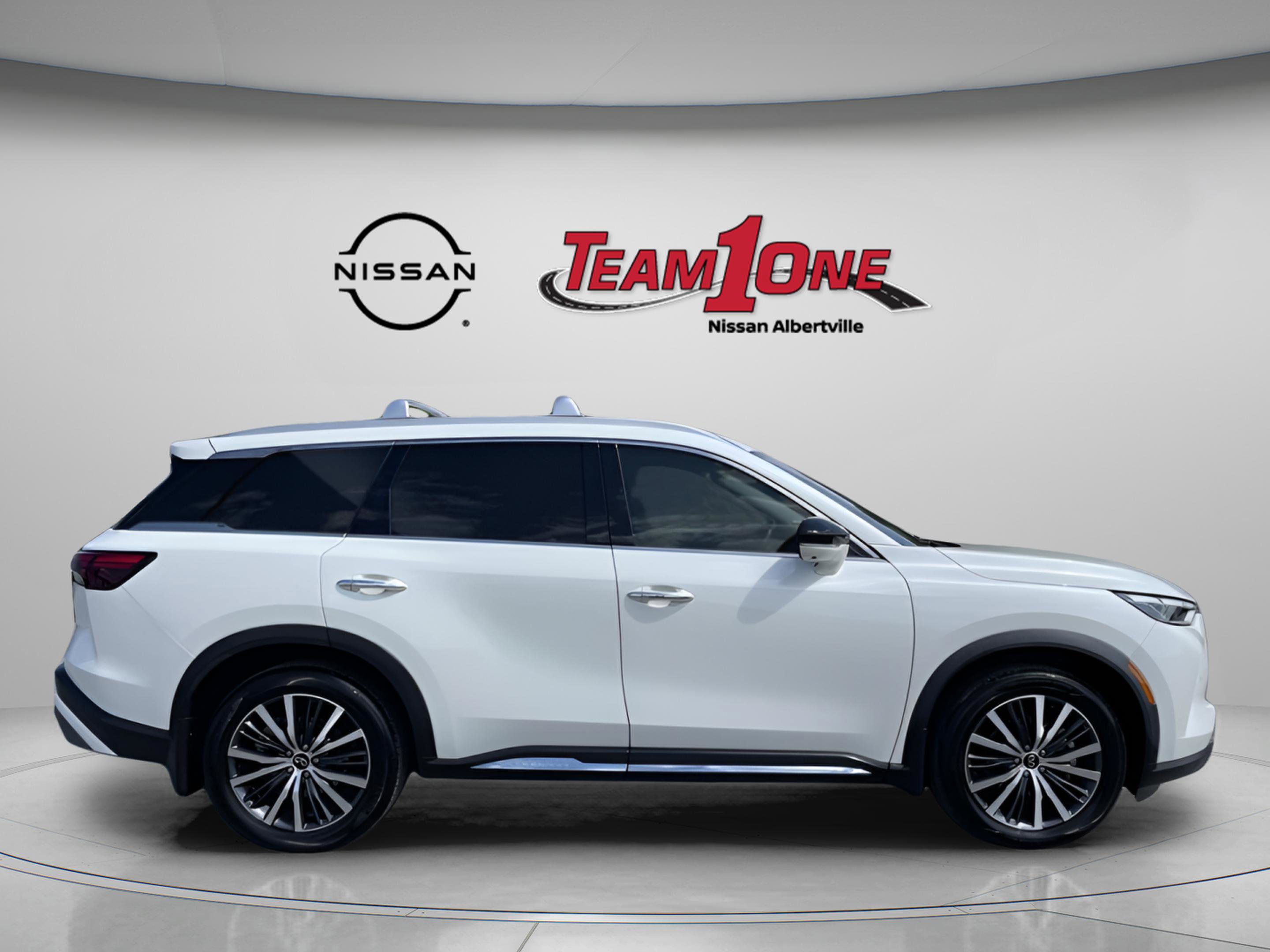 Used 2023 INFINITI QX60 Sensory w/ Vision Package image 9