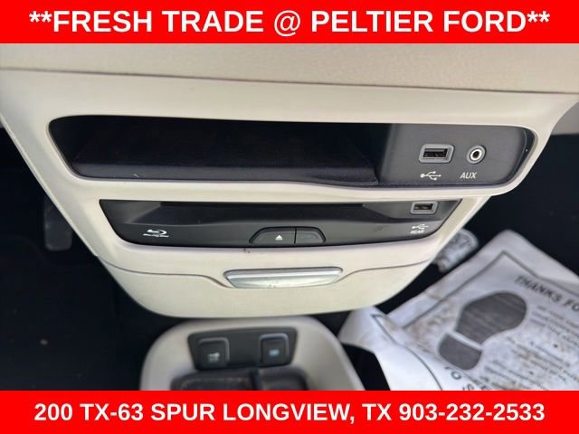 Used 2017 Chrysler Pacifica Limited FWD image 14