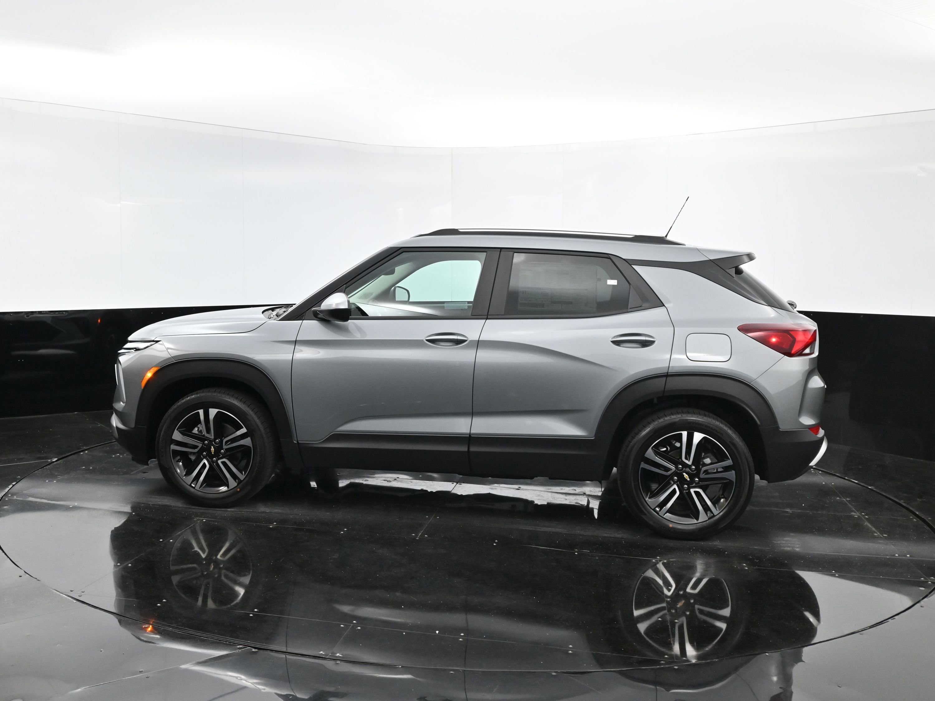 New 2025 Chevrolet TrailBlazer LT w/ Convenience Package image 4