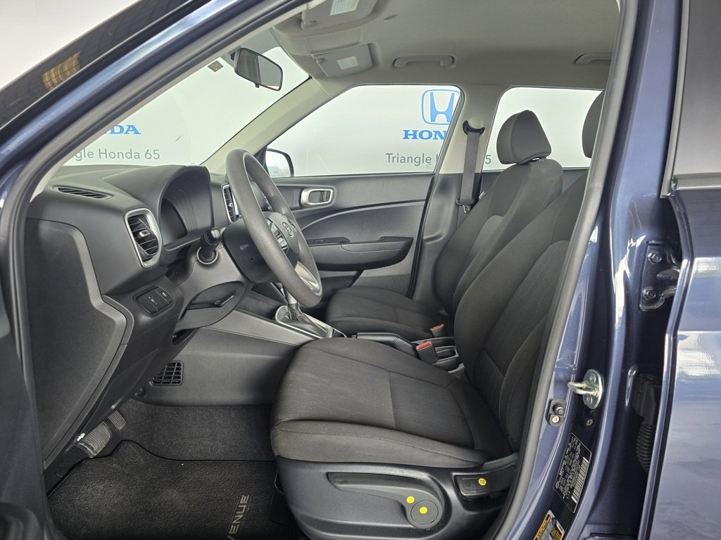 Used 2024 Hyundai Venue SE image 7