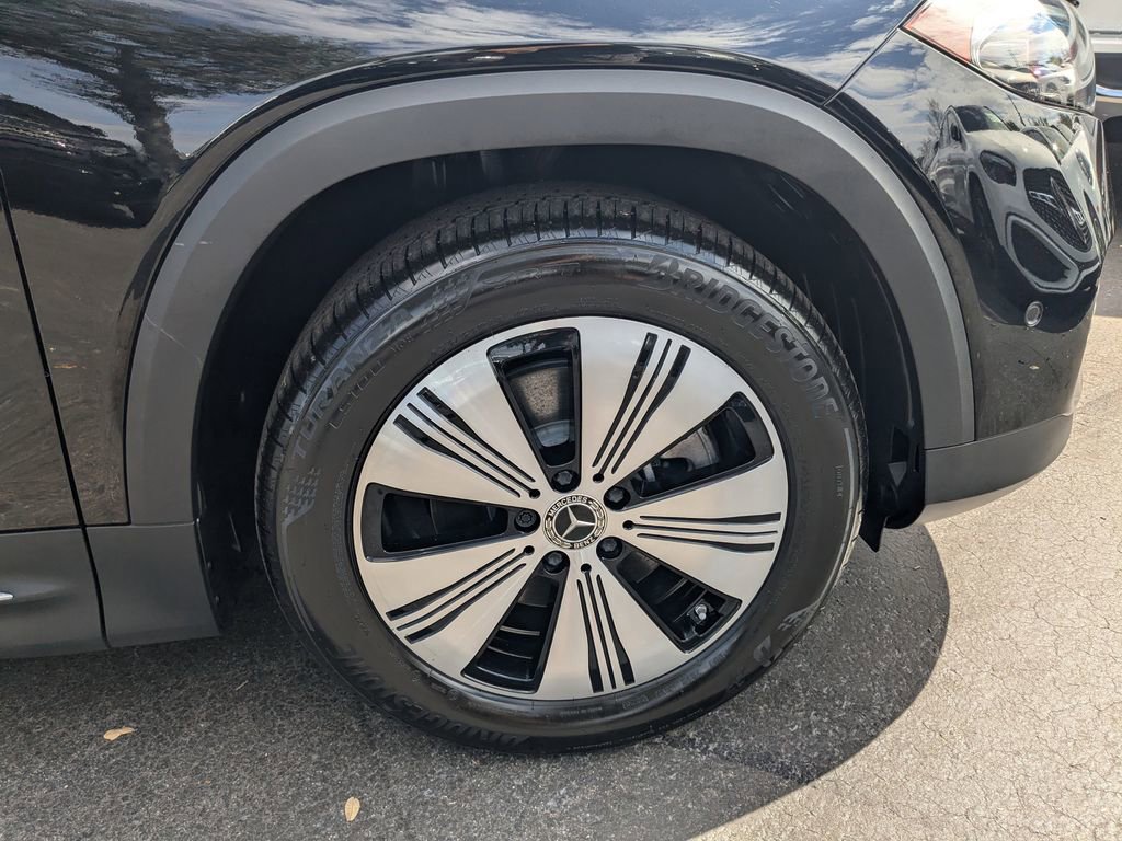 Certified 2023 Mercedes-Benz EQB 250+ w/ Exclusive Package image 21