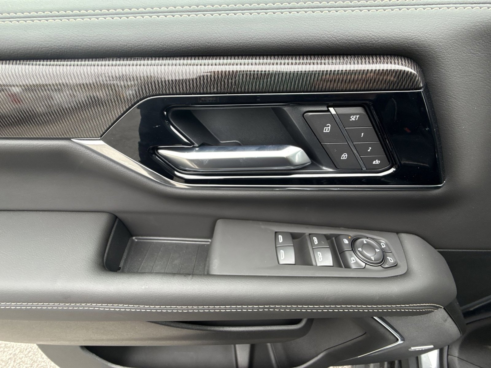 New 2026 GMC Yukon Elevation image 15