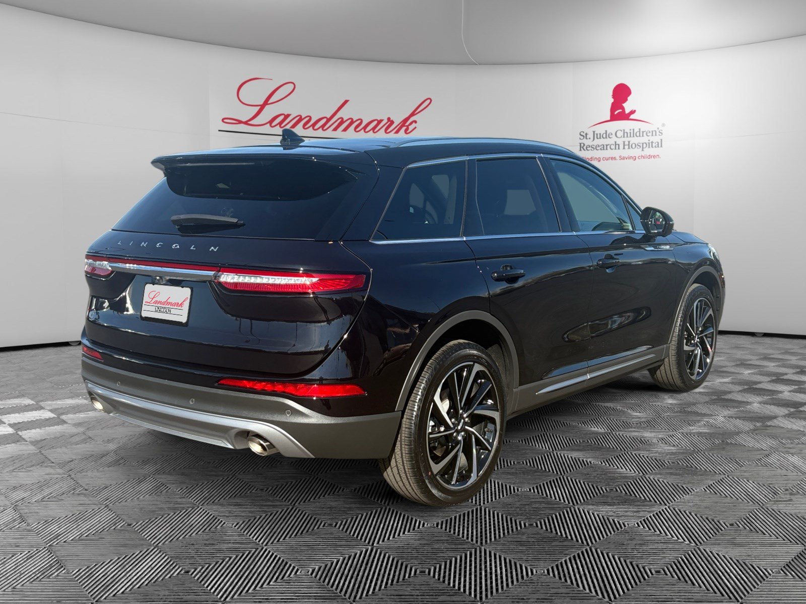 Certified 2024 Lincoln Corsair Reserve w/ Equipment Group 201A AWD/4WD image 5