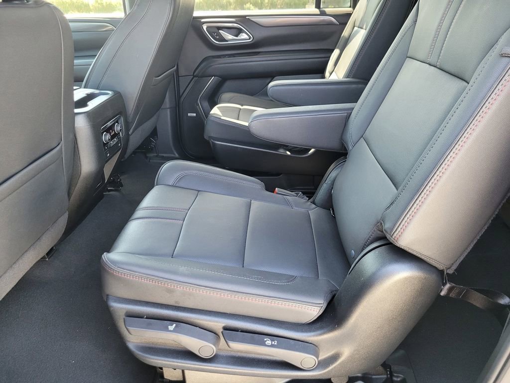 Used 2024 Chevrolet Suburban RST w/ Luxury Package AWD/4WD image 11