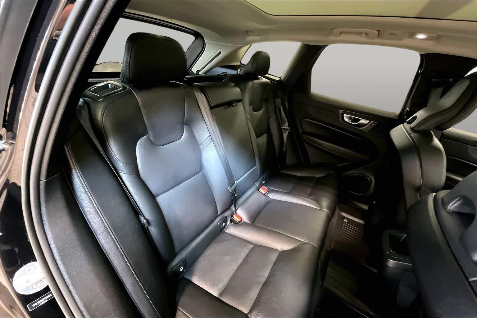 Certified 2023 Volvo XC60 B5 Plus w/ Climate Package AWD/4WD image 19