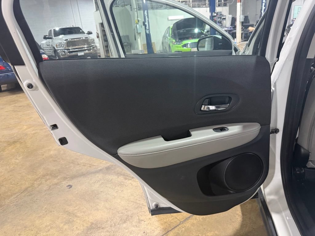 Used 2020 Honda HR-V LX image 36