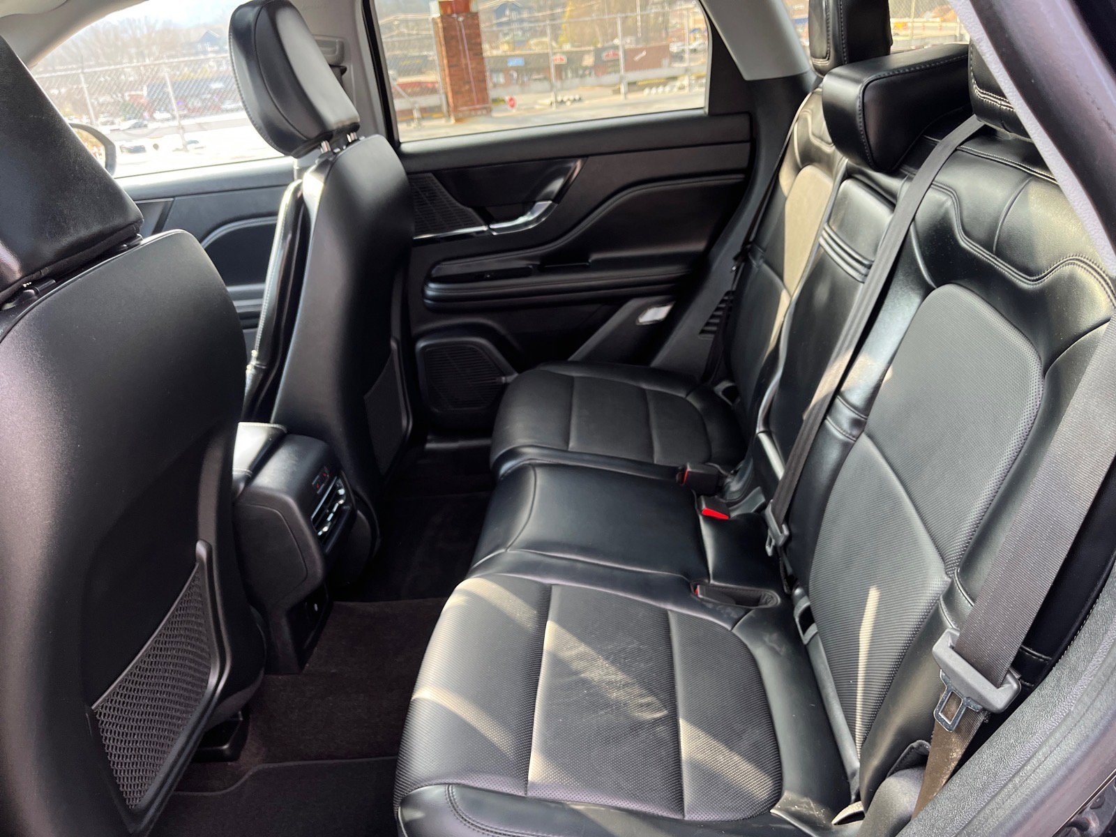 Used 2022 Lincoln Corsair AWD w/ Premium Package image 18