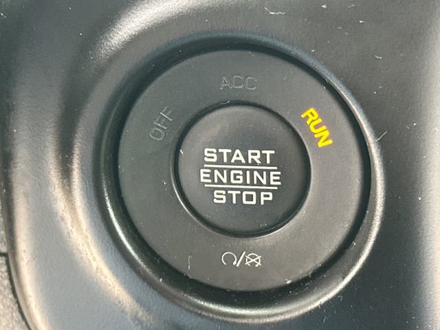 Used 2023 Jeep Gladiator Willys image 35