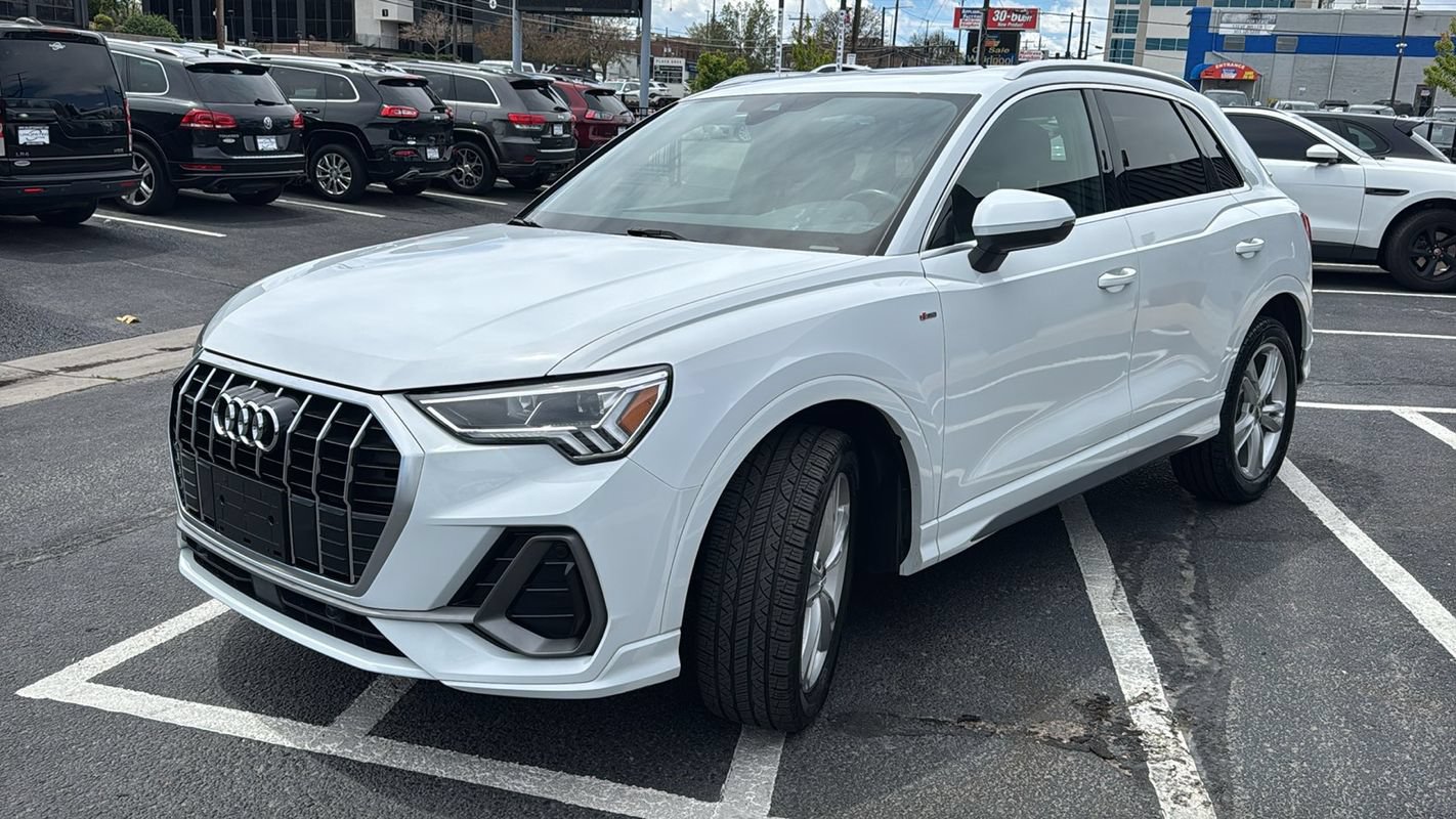 Used 2020 Audi Q3 2.0T Premium Plus w/ Premium Plus Package AWD/4WD image 7