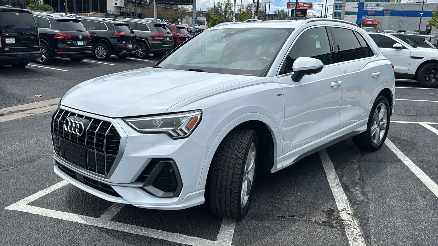 Used 2020 Audi Q3 2.0T Premium Plus w/ Premium Plus Package AWD/4WD image 7