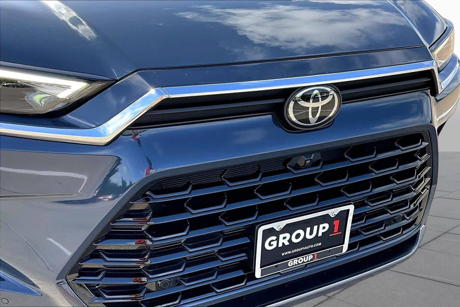 Used 2025 Toyota Grand Highlander AWD image 30