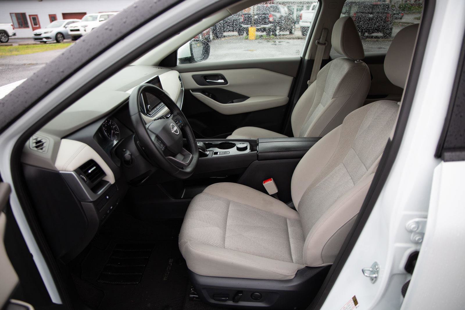 Used 2025 Nissan Rogue SV AWD/4WD image 20