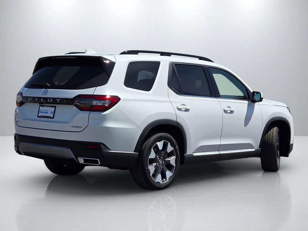 New 2026 Honda Pilot Touring image 4