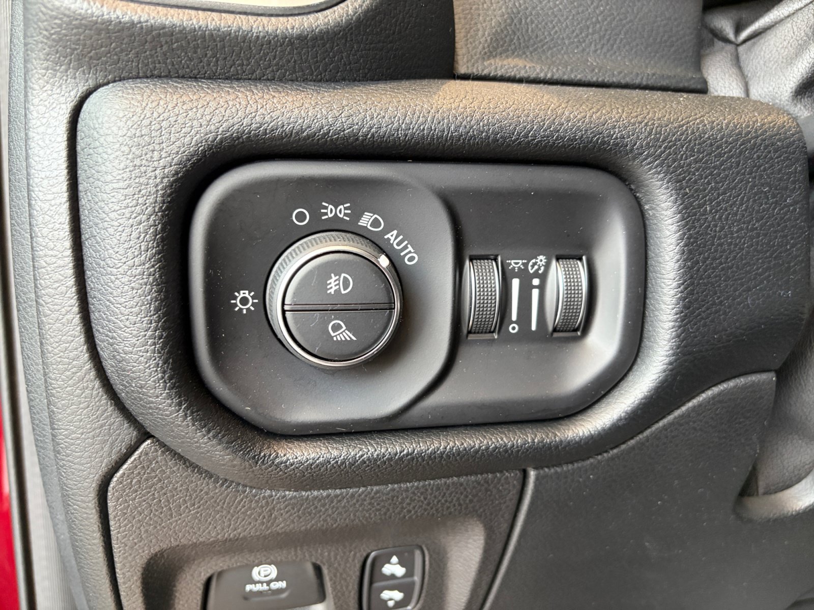 Used 2021 RAM 1500 Laramie AWD/4WD image 31