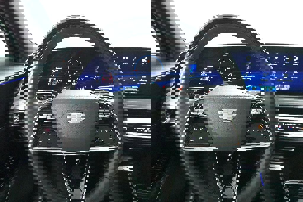 Used 2024 Cadillac Lyriq Luxury AWD/4WD image 12