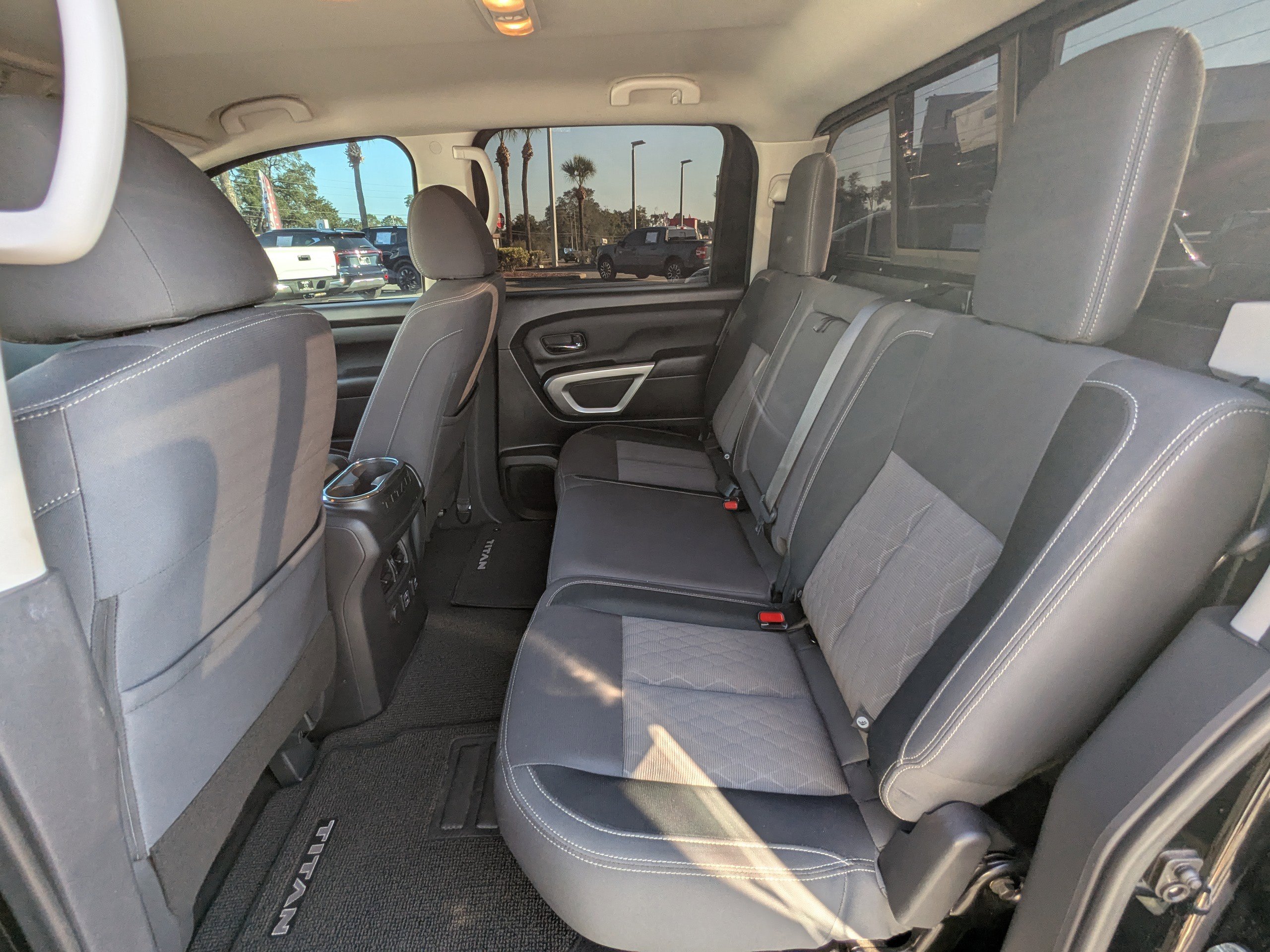 Used 2023 Nissan Titan SV w/ SV Convenience Package image 14