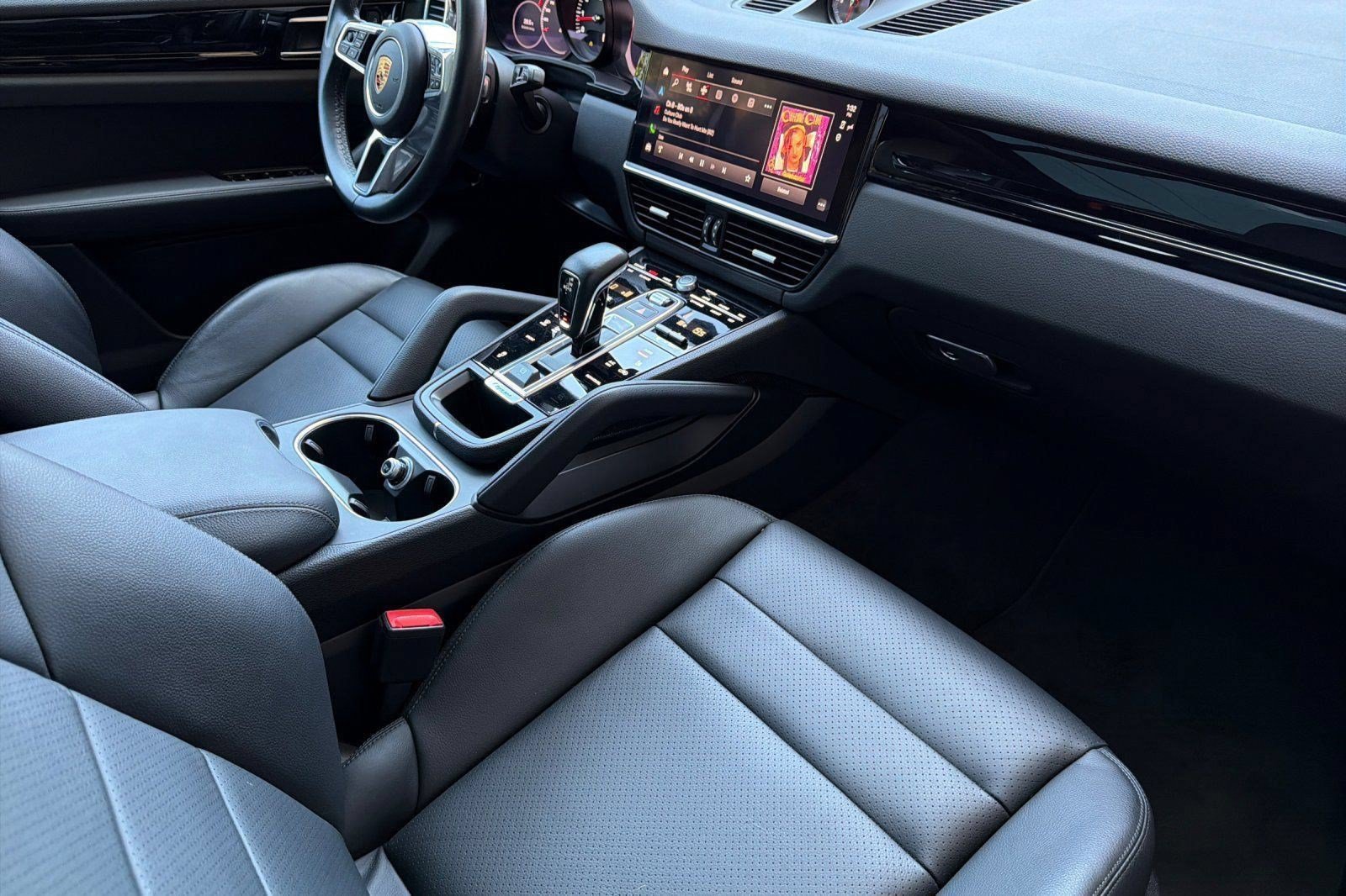 Used 2023 Porsche Cayenne AWD/4WD image 31