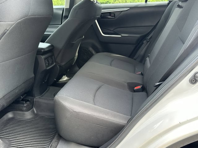 Used 2022 Toyota RAV4 LE FWD image 22